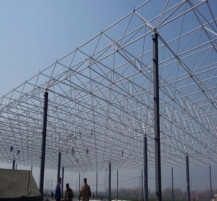 钢结构网架在现代市场顶棚中的应用